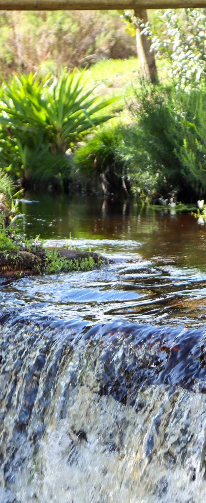 Hemel en Aarde cottages waterfall